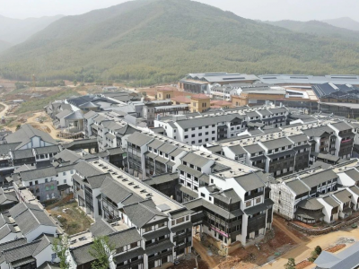 宜興窯湖小鎮(zhèn)二標段配電房國慶前順利完成送電！